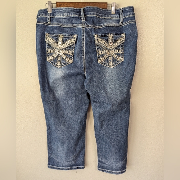 Cato denim contemporary women's capri jeans with embellished pockets size 16 - Picture 2 of 6